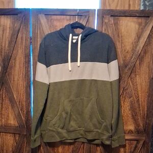 Soma Men's Olive and Charcoal Hoodie